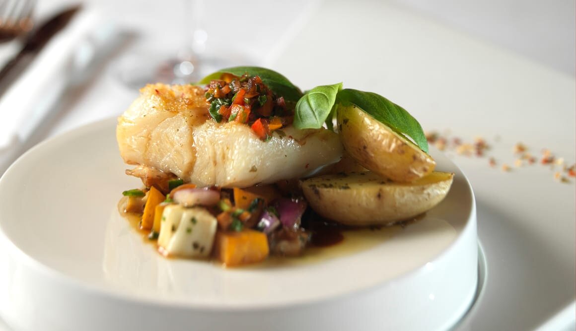 Tørrfisk med saltbakte mandelpoteter