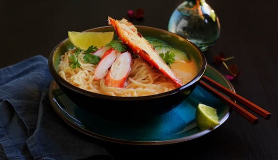 Ramen med kongekrabbe og karrisuppe