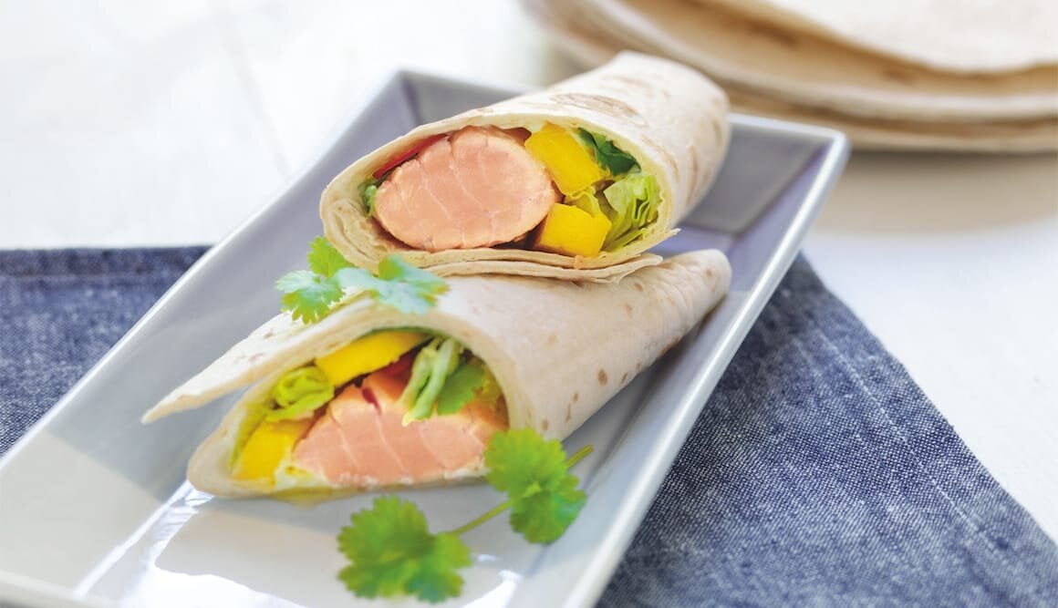 Wrap med laks og mangosalat