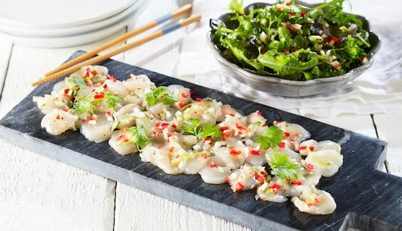 Kamskjell med urtesalat 