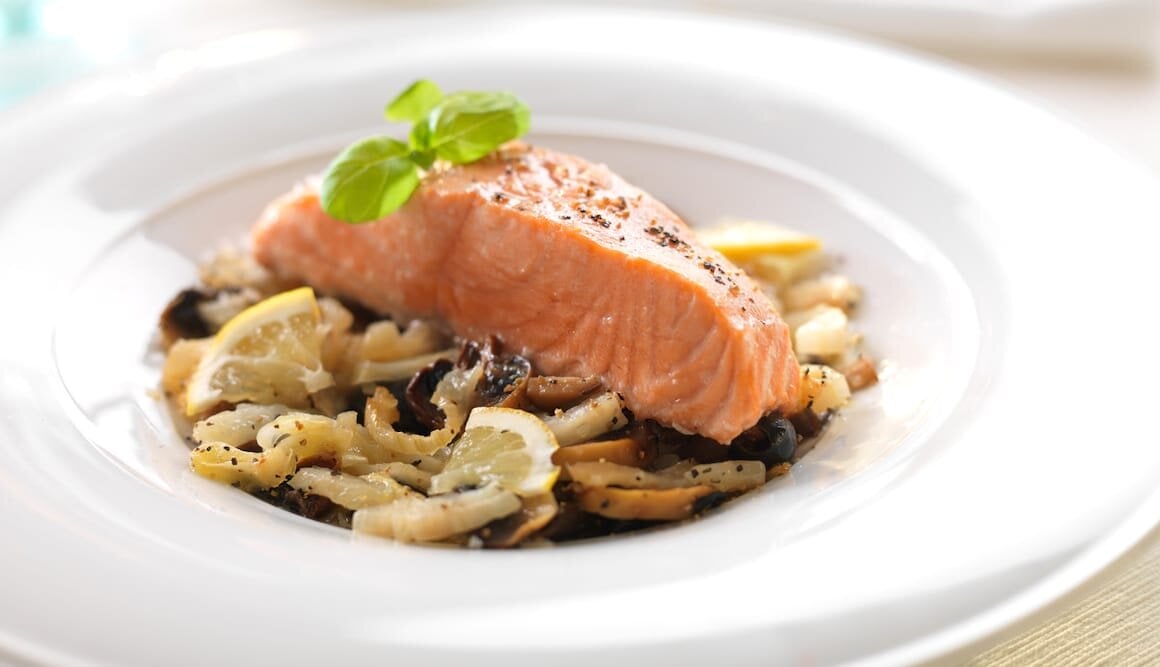 Ovnsbakt laks med sjampinjong