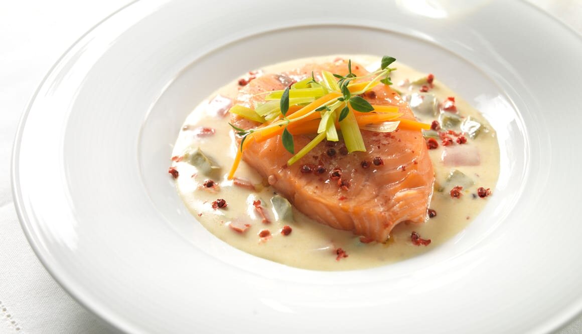 Ovnsbakt ørret med paprikasaus