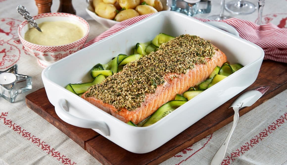 Laks med urtelokk og sitronsaus