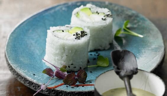 Uramaki med torsk og chilimajones