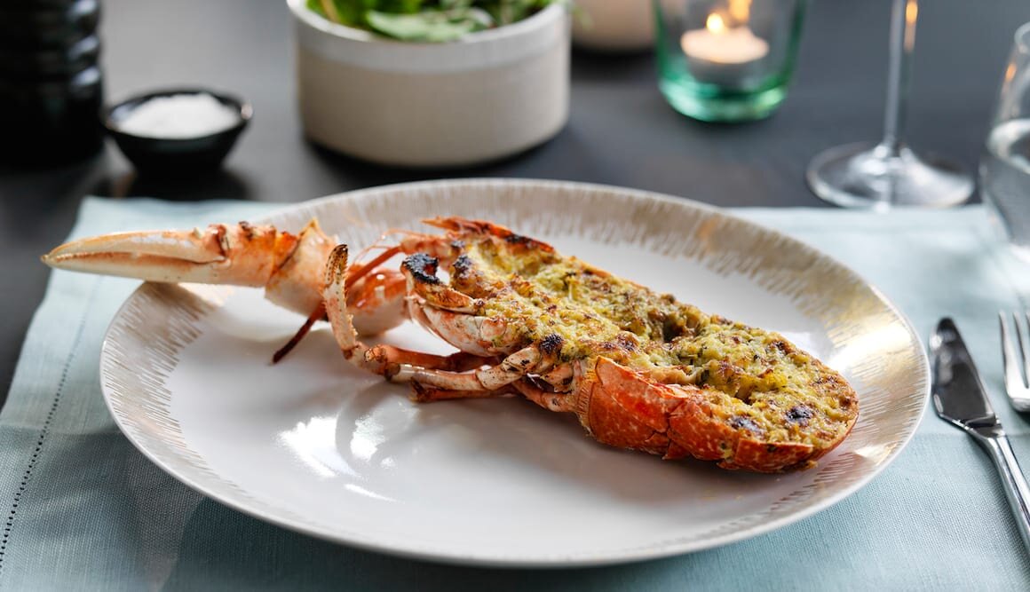 Grillet hummer med urtesmør