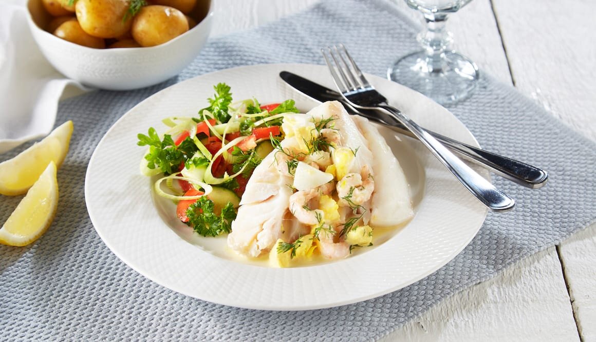 Ovnsbakt torsk med smørsaus og reker