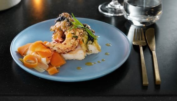 Hummer med estragonsmør og potetpuré