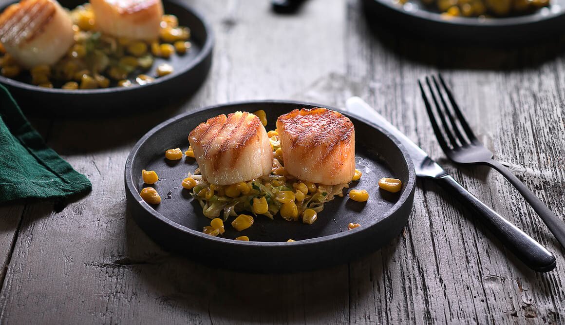 Grillet kamskjell med chilikål 