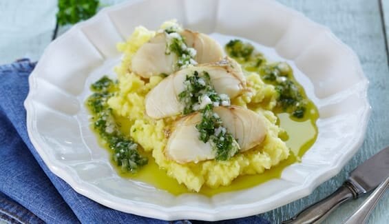Ovnsbakt klippfisk med potet- og persillerotpuré