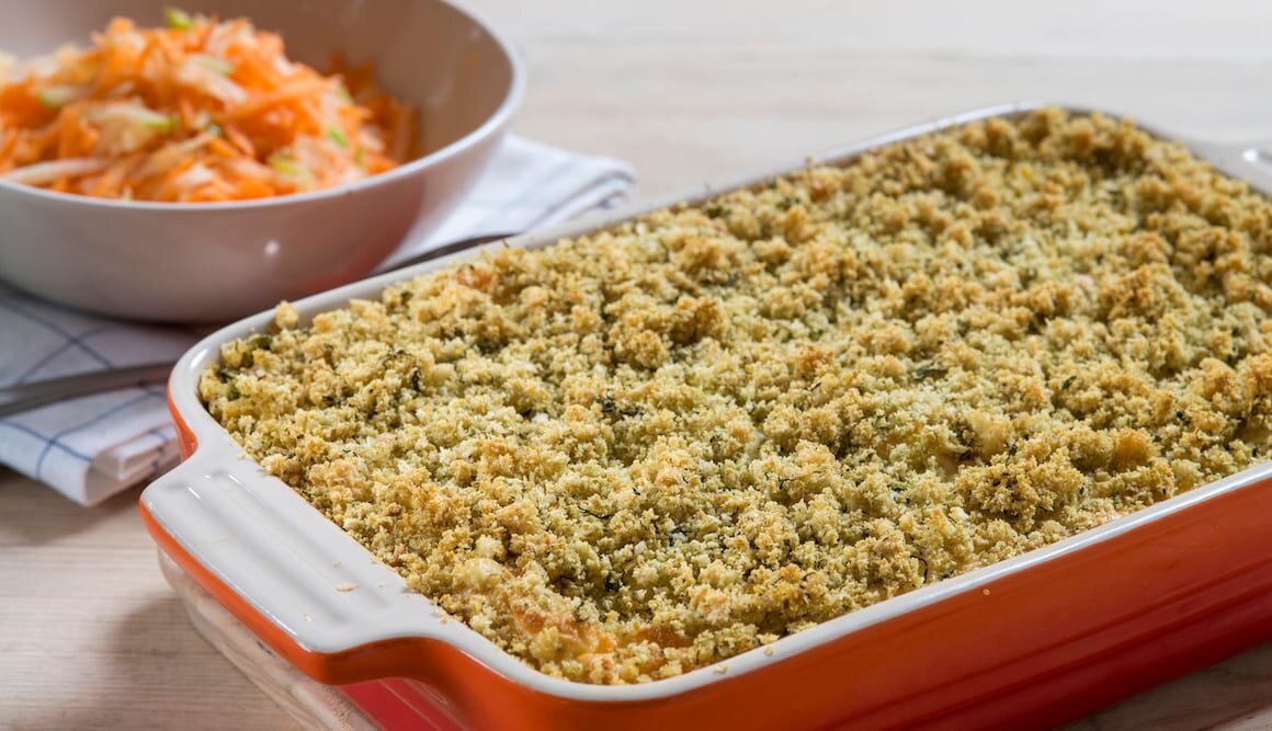 Laksegrateng med basilikumtopping