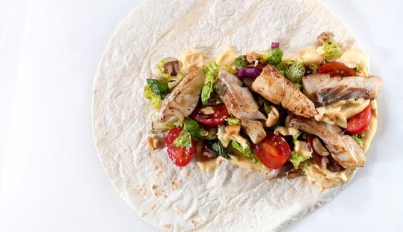 Wrap med stekt torsk