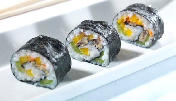 Maki sushi med sardiner