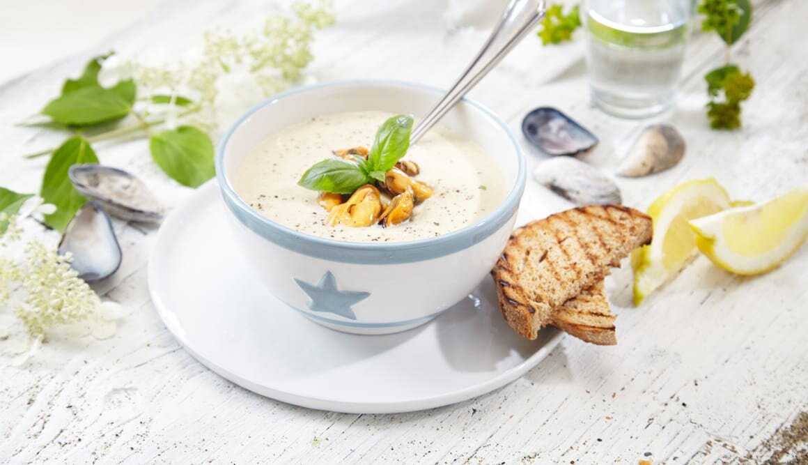 Kremet jordskokksuppe med blåskjell