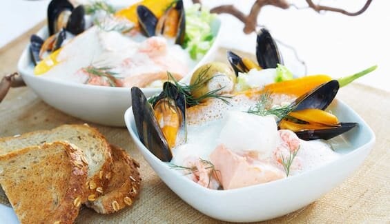 Fiskesuppe med skalldyr