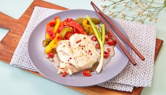 Ovnsbakt torsk med krydret paprikasalat