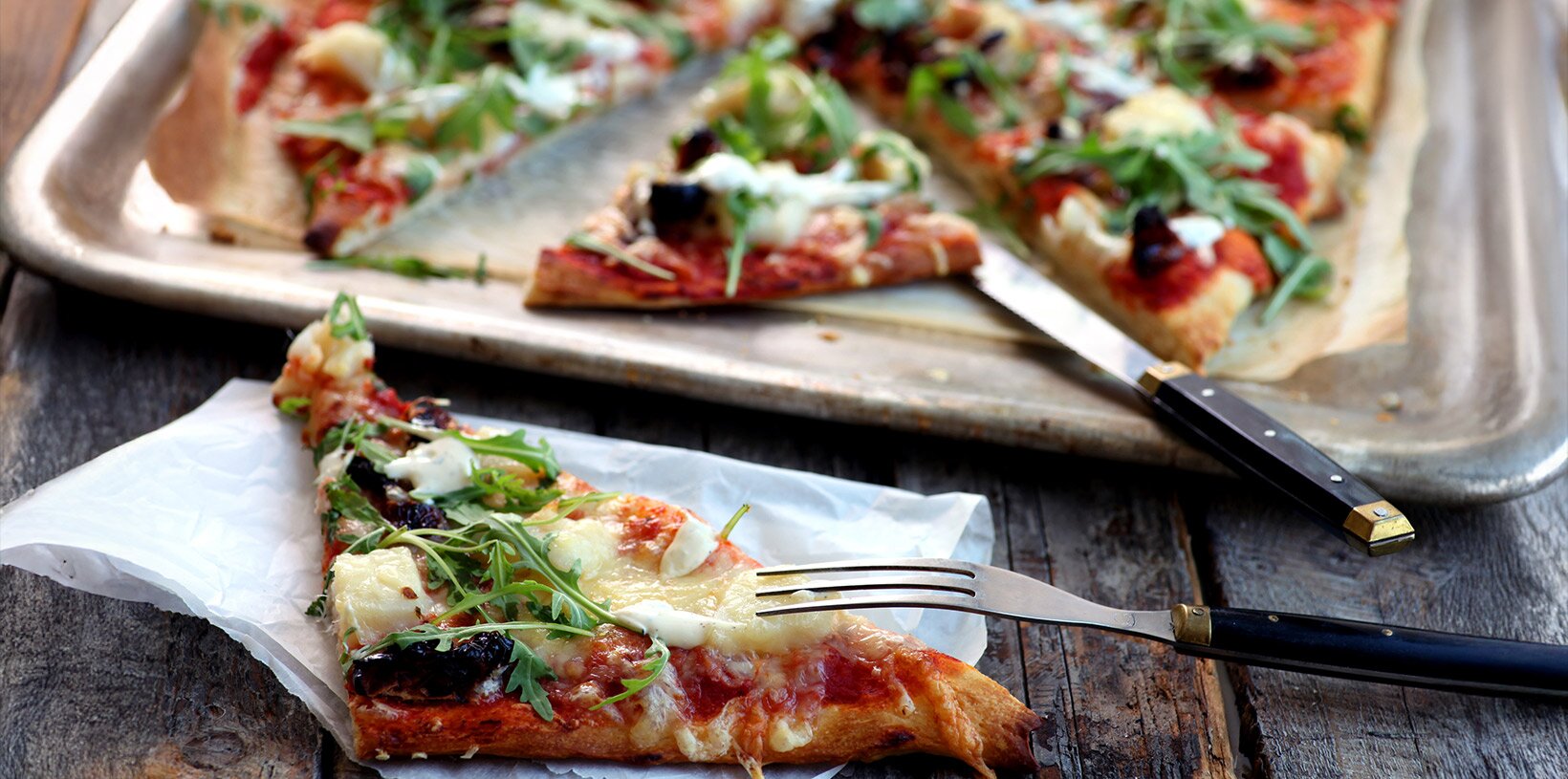 Klippfiskpizza med hvitløksdressing