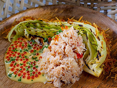 Grillet spisskål med krabbe, smørsaus og sprø potet