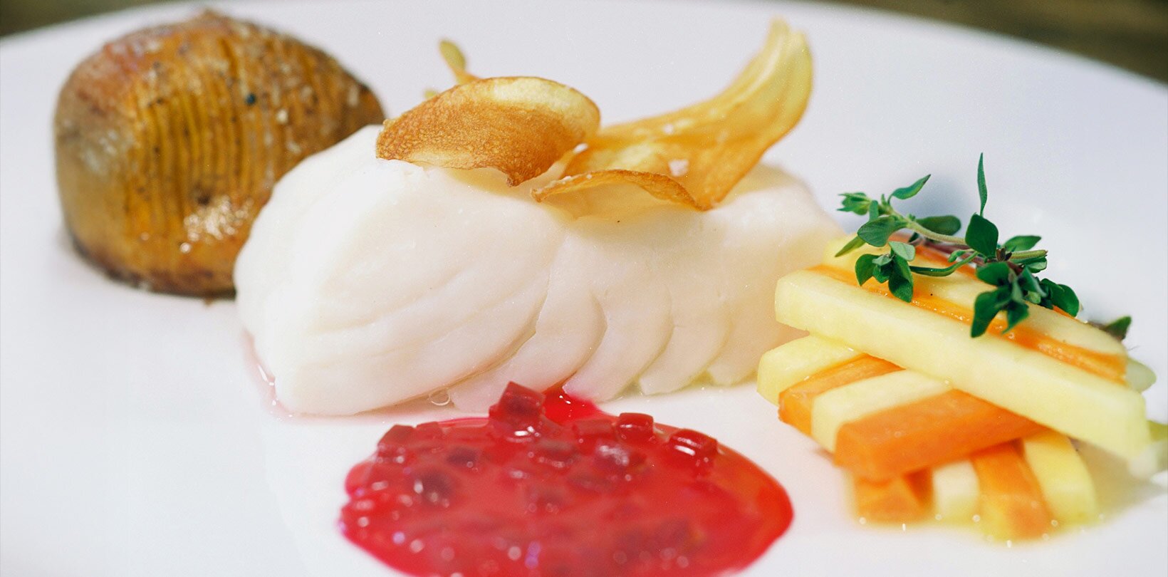 Dampet kveite med hasselbackpoteter