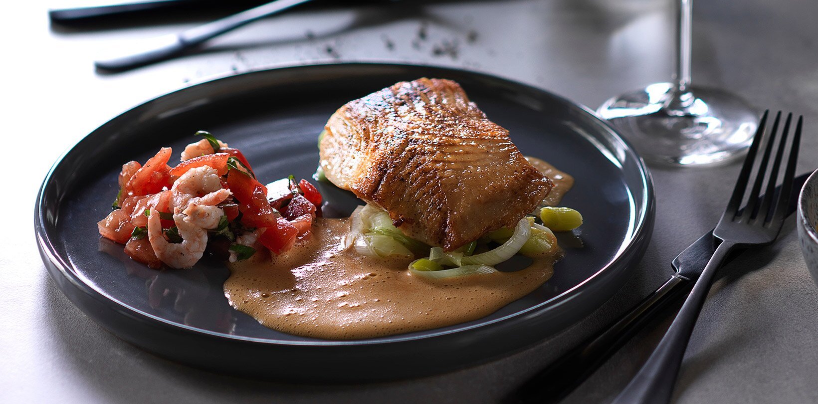 Stekt kveite med skalldyrsaus