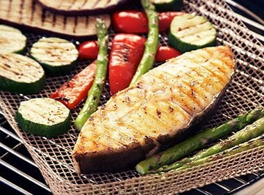 Kveite med grillede grønnsaker