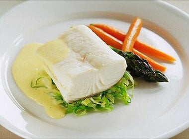 Kokt kveite med hollandaise