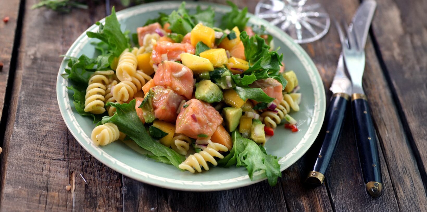 Cevichesalat med laks og pasta