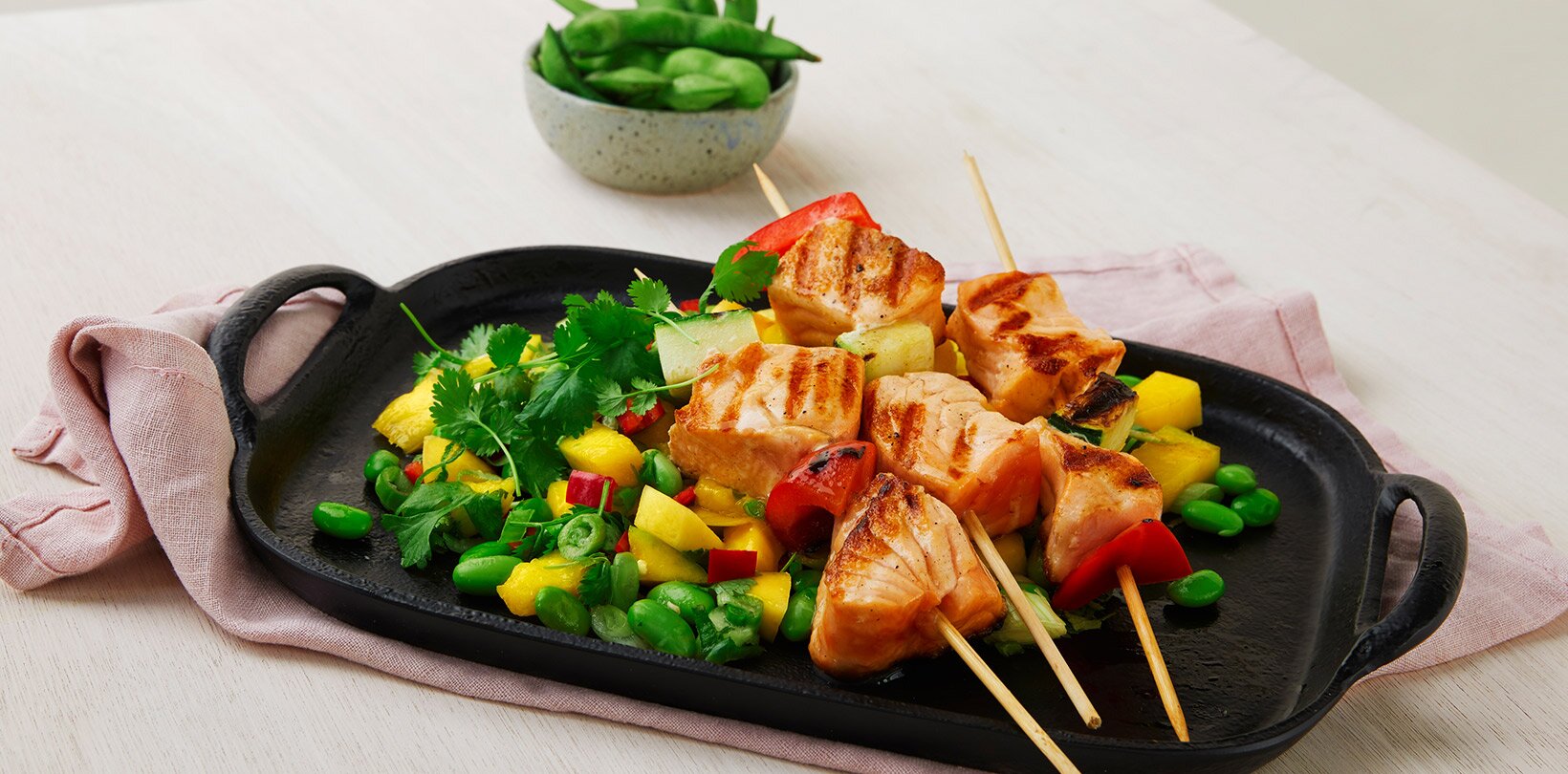 Laksespyd med mangosalat