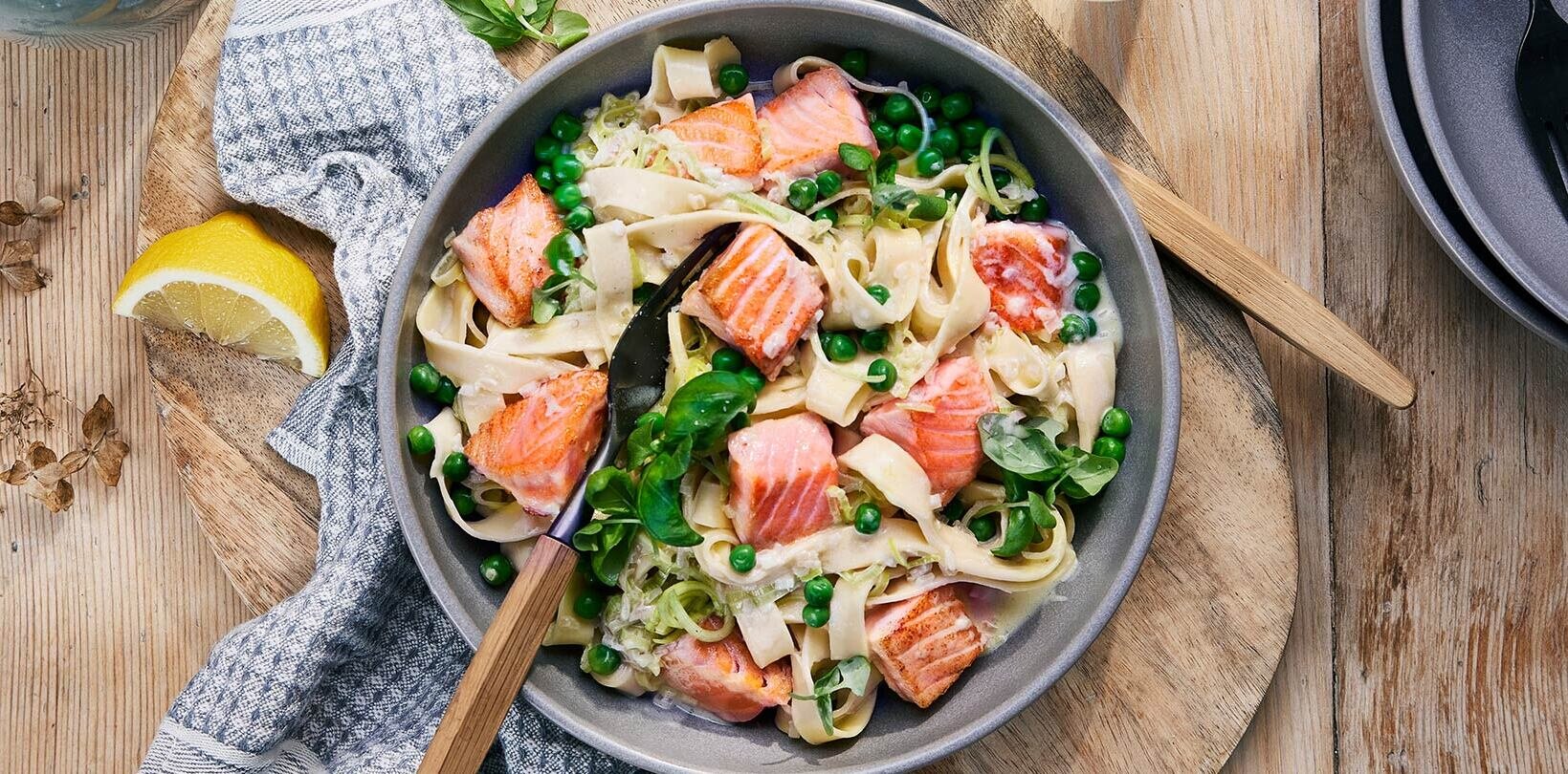 Kremet tagliatelle med laks