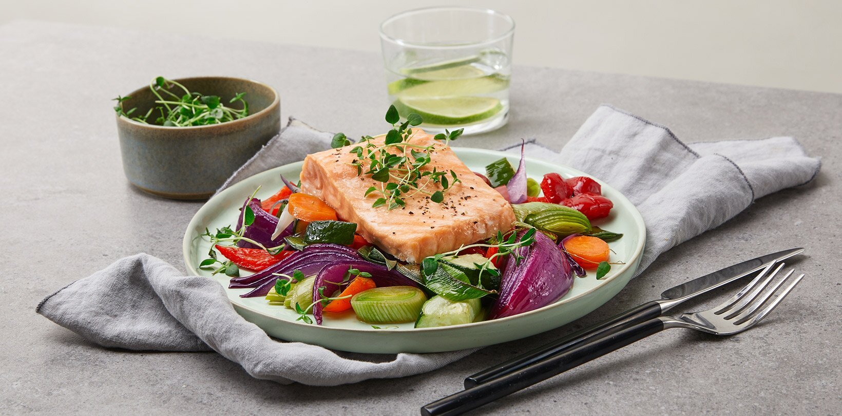 Laks og grønnsaker