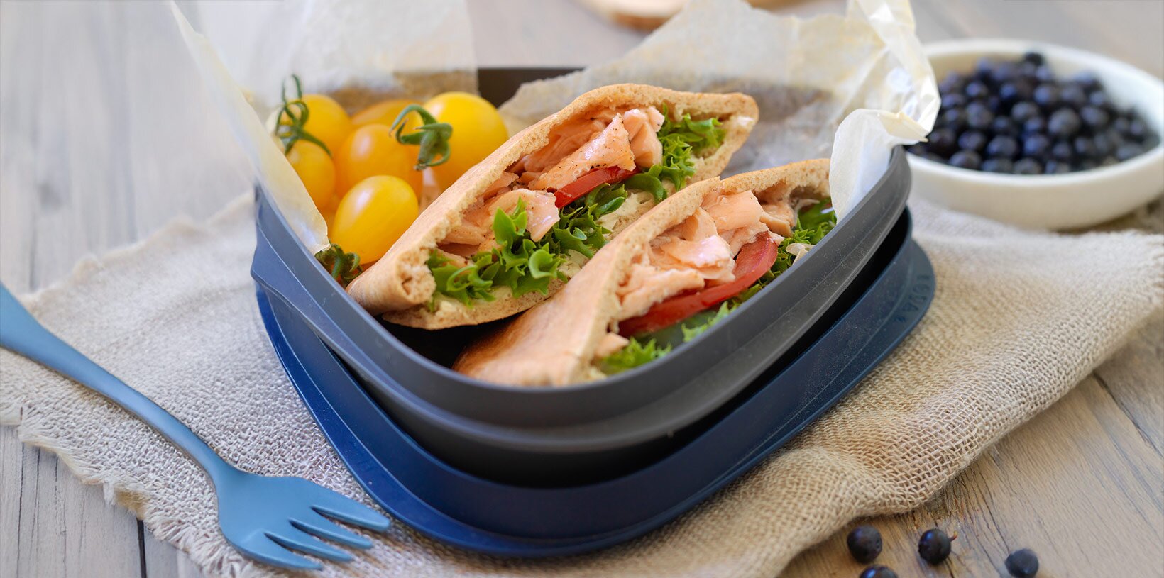 Grove pitabrød med laks