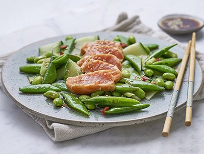 Laks tataki med ponzu og lettstekte grønnsaker
