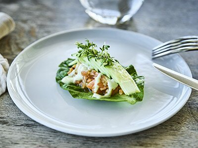 Laks tataki i hjertesalat