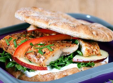 Blings med pepperrøykt makrell