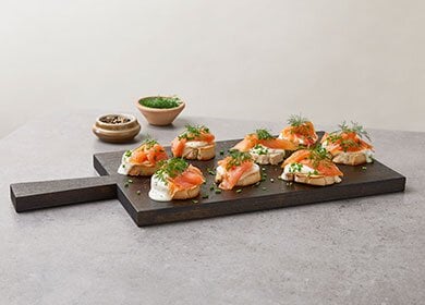 Røkt laks og mozzarella på toast