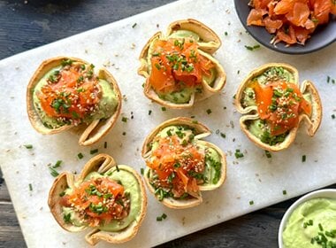 Røkt laks i tortillaskåler