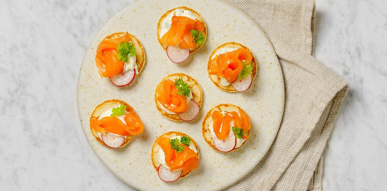 Blinis med røkt laks