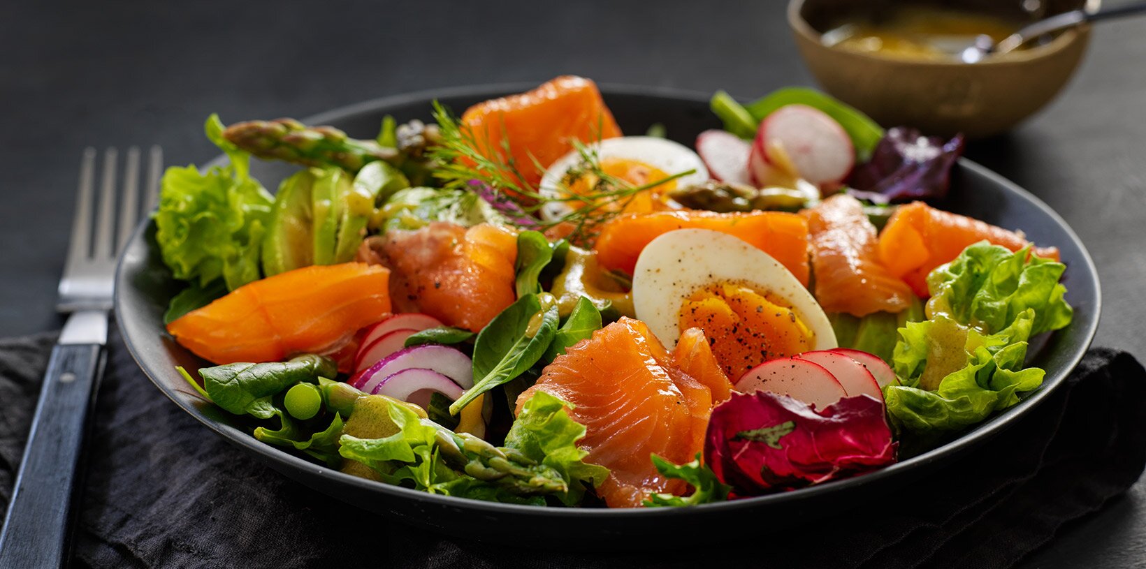 Sommersalat med røkelaks