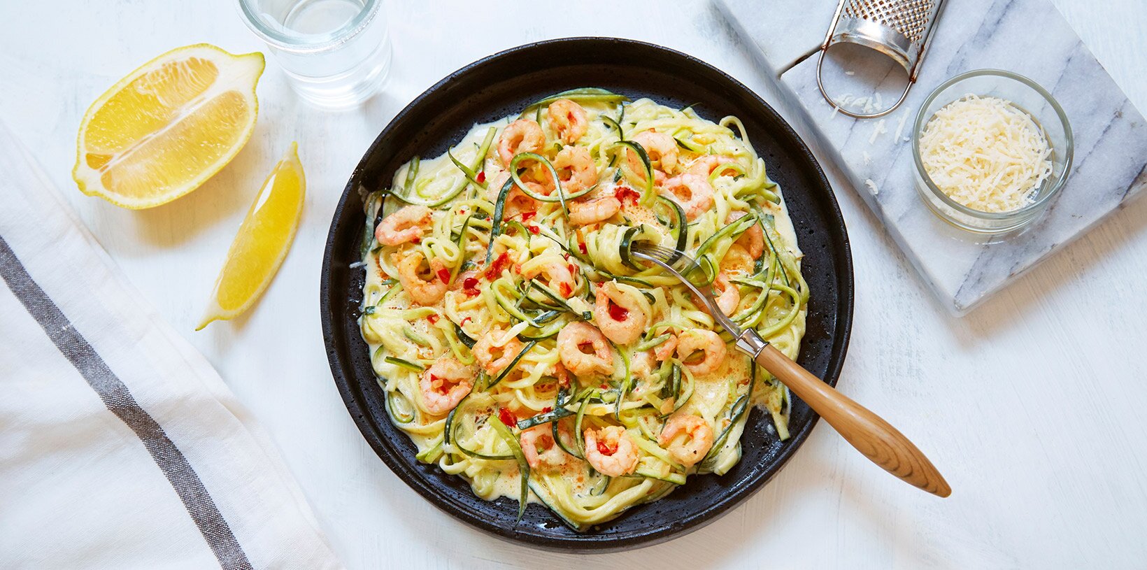 Lune reker med spaghetti av squash