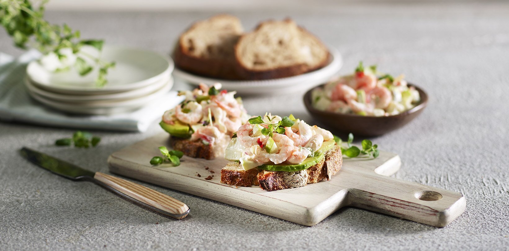 Rekesalat med hvitløksmajones, eple og chili