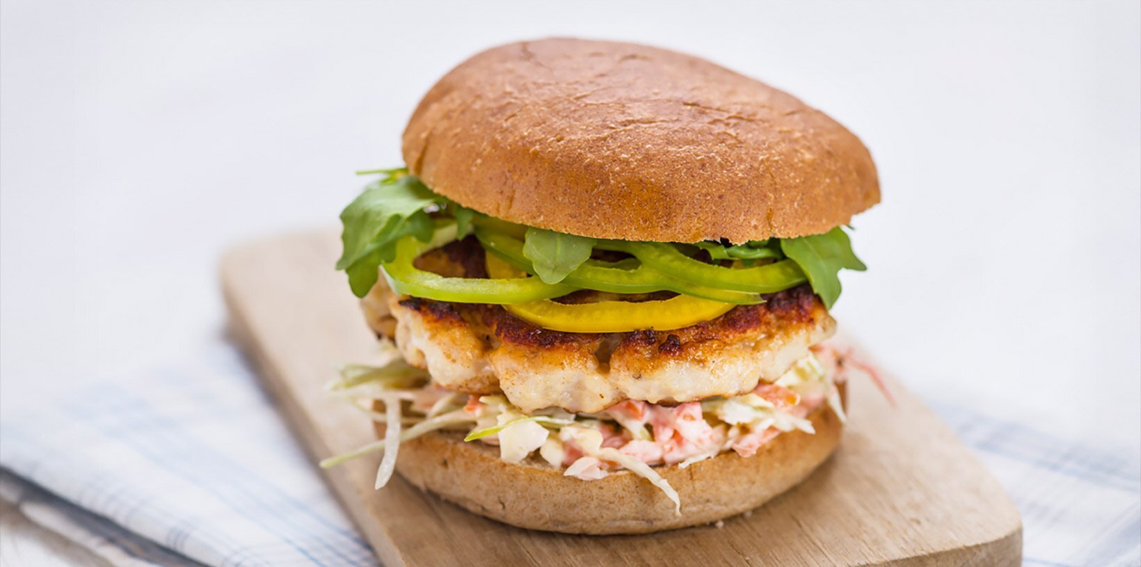 Grove seikaker med kålsalat