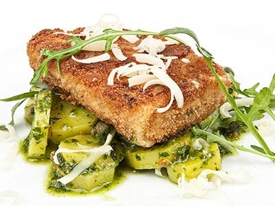 Panert seifilet med grønn potetsalat