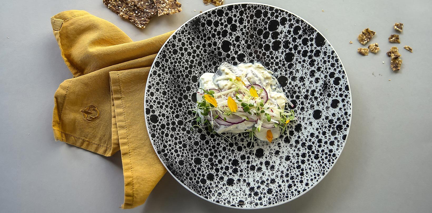 Rømmesild med pepperrot