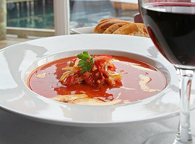 Suppe med tørrfisk, bacon og chorizo