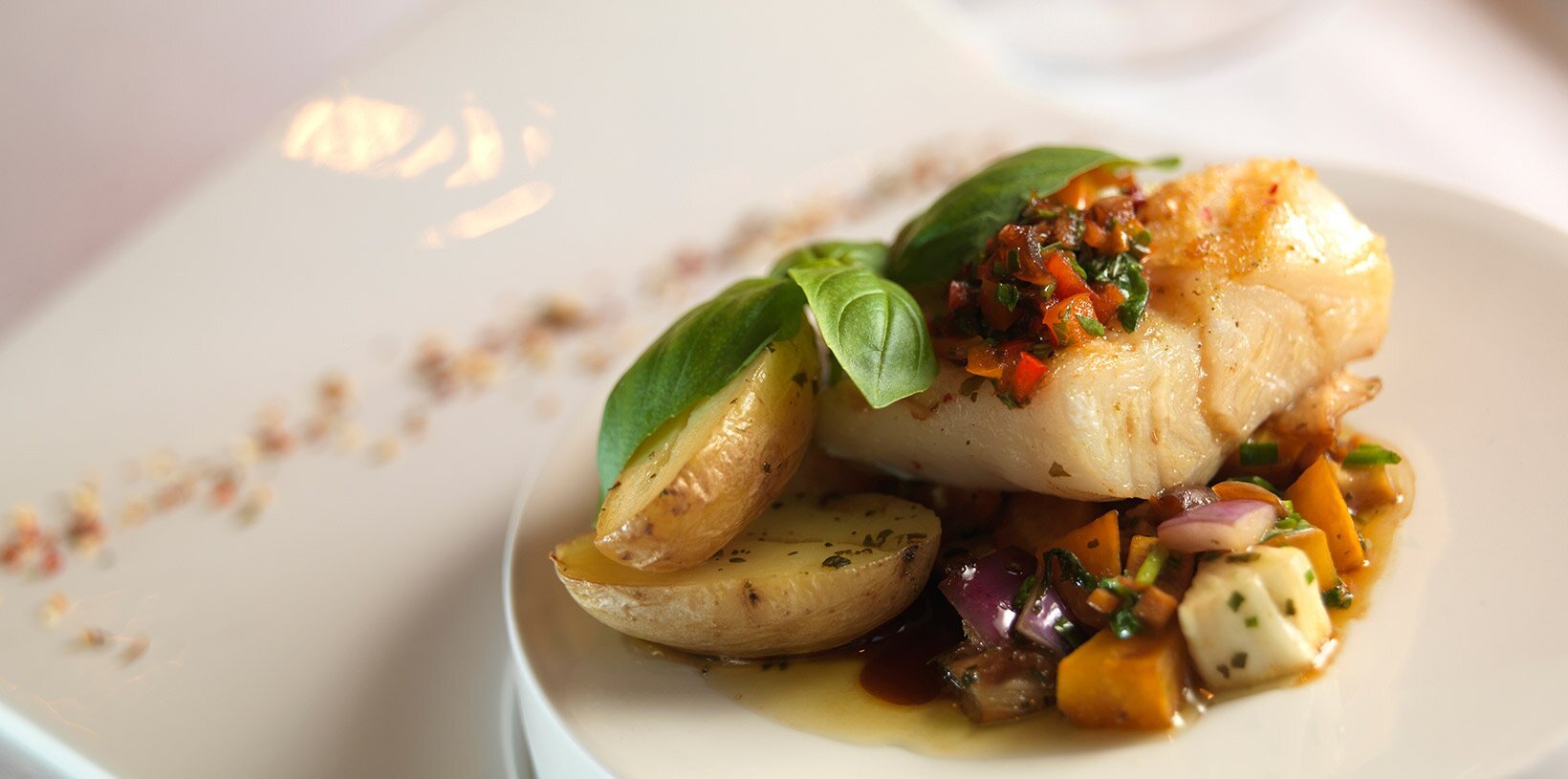 Tørrfisk med saltbakte mandelpoteter