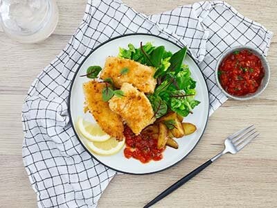 Panert torsk med ovnsstekte poteter