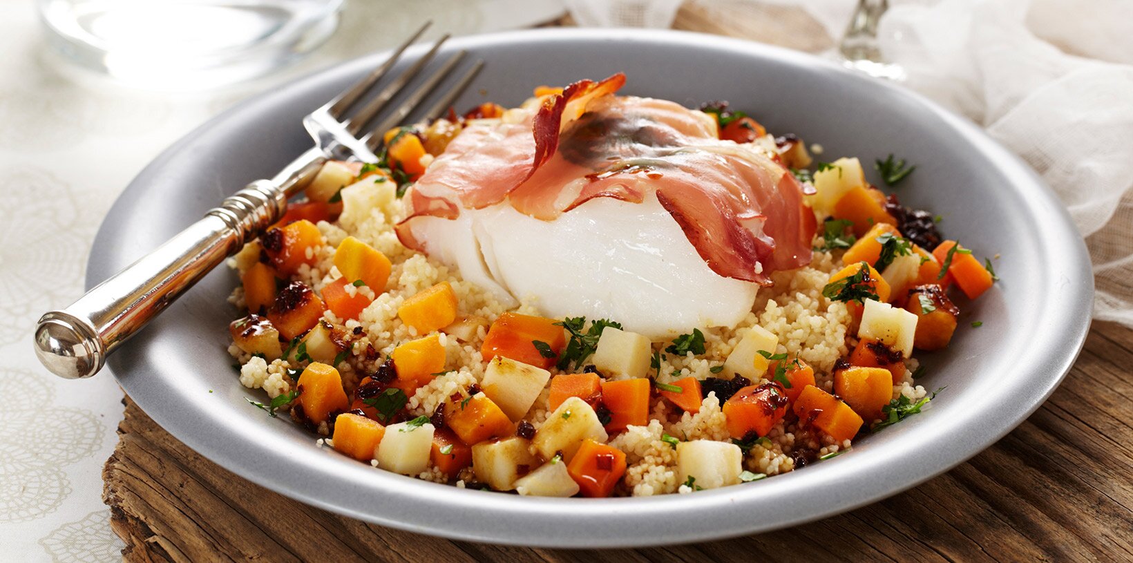 Ovnsbakt torsk med salvie og spekeskinke