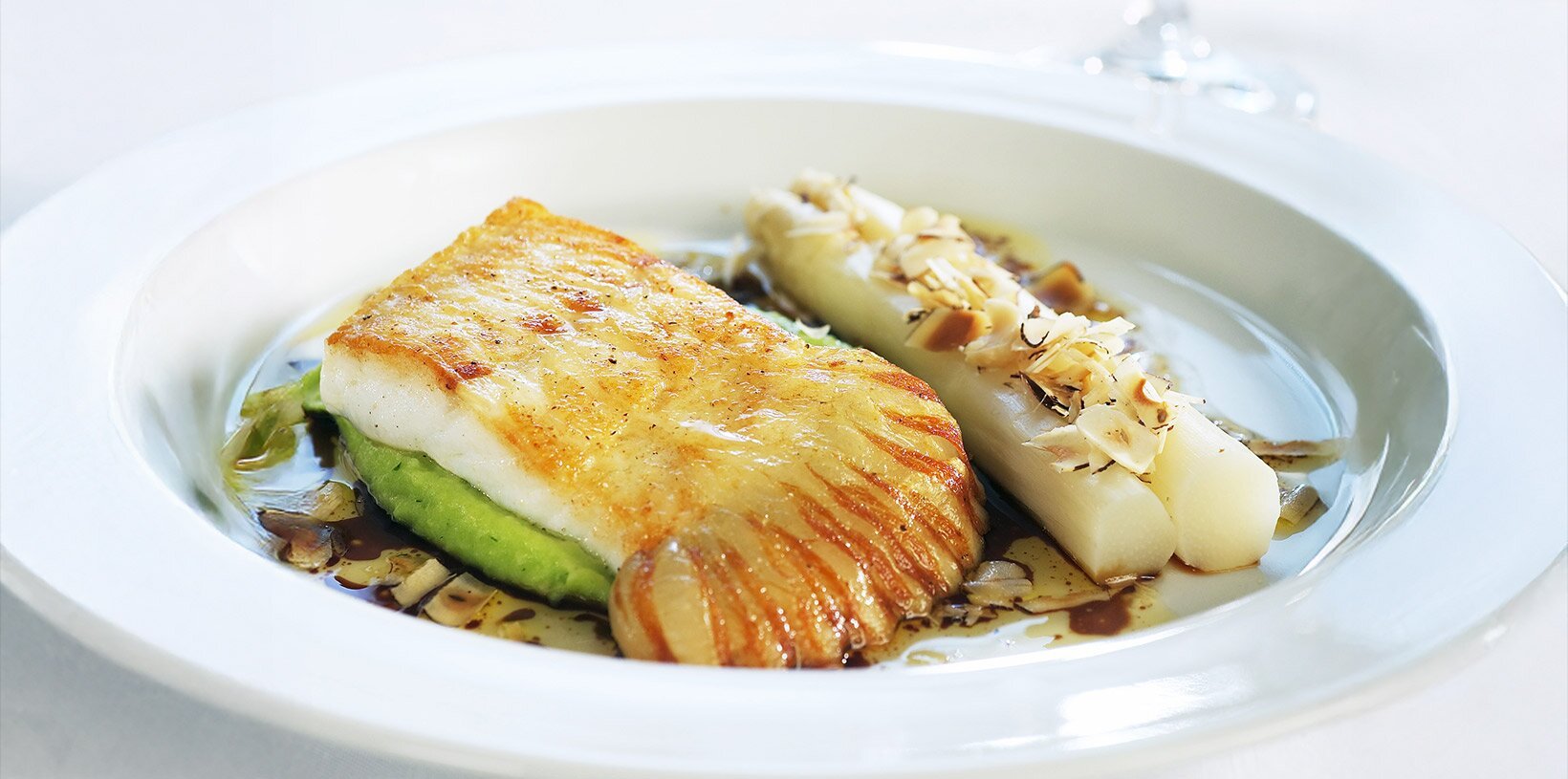 Stekt piggvar med soya- og hasselnøttsjy