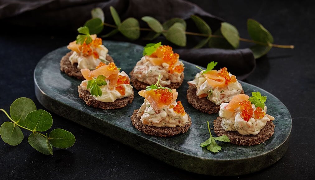 Røkt lakserøre på rugbrødtoast