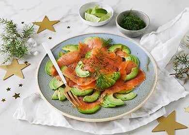 Røkt laks og avokado carpaccio