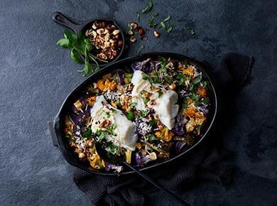 Ovnsbakt skrei med grønnsaker, kapers og brunet smør